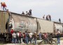 Centroamericanos humildes son los que se juegan la vida todos los días en el "tren de la muerte", en México.