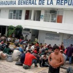 Inmigrantes centroamericanos detenidos en México. (Tomado de Internet).