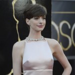 Anne Hathaway se ha lucido mostrando su cuerpo en actividades relacionadas con Les Miserables.