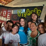 La actriz y embajadora de Unicef, Angie Harman, junto a adolescentes líderes de Nicaragua.