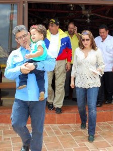 Jaua estuvo en Nicaragua acompañado por su esposa e hijos. (Foto: Xavier Castro).