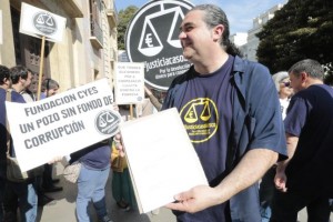 Ciudadanos valencianos celebran la condena contra el político Rafael Blasco.