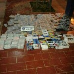 Parte del cargamento de celulares y otros artículos decomisados a un nicaragüense en Costa Rica. (Foto: crhoy.com).