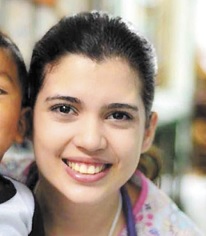 Karina Peña López, médico de 24 años fallecida por presunta negligencia de quienes la atendieron.