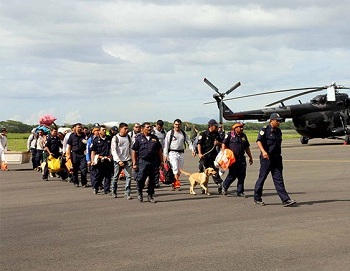 Miembros de la brigada de rescate al regresar a Managua el martes. (Foto: El 19).