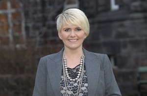 Ragnheidur Elín Arnadottir, ministra de Industria y Comercio de Islandia.
