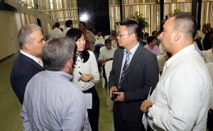Encuentro entre representantes de HKND, del gobierno, productores y sector alimentario.