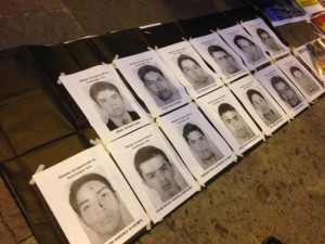 Fotos de algunos de los 43 estudiantes desparecidos.