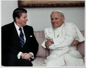 Reagan y Juan Pablo II (Small)