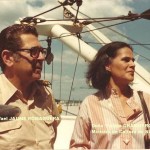 Violeta Barrios vda. Chamorro y el capitán Jaume, a bordo del buque “Roncesvalles”.