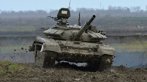 El tanque T-72B3 será utilizado por todas las escuadras participantes en el biatlón que se celebra en Moscú.