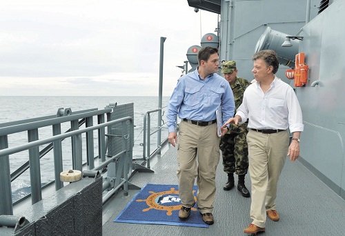 El presidente Juan Manuel Santos se subió en 2013 a la fragata ARC Almirante Padilla, para amenazar a Nicaragua cerca del meridiano 82. 