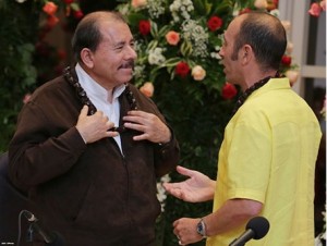 El presidente Daniel Ortega y Fernando Aguerre.