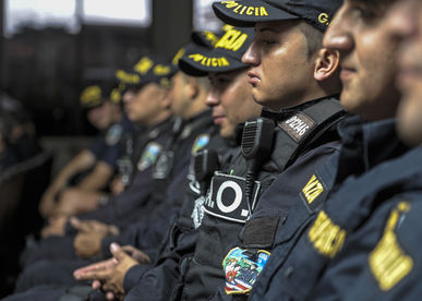 La Fuerza Pública de Costa Rica es en realidad un ejército disfrazado de policía.