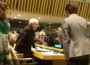 Momento en que delegados de varios países abandonan sus asientos en el plenario de la ONU.
