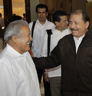 Salvador Sánchez Ceren y Daniel Ortega.