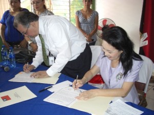 Firma de entrega de donacion - Taiwan - Usura Cero