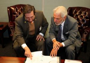 Fernando Núñez Fábrega, y nicaragüense, Samuel Santos,