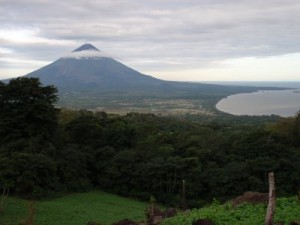 Úna vista del volcásn Maderas, en la isla de Ometepe. (Tomada de Internet).