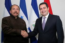 Los presidentes Daniel Ortega y Juan Orlando Hernández.