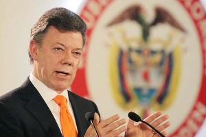 El presidente Santos quiere jugar al "pierde la gana" ante el fallo de La Haya.