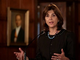 María Ángela Holguín 6