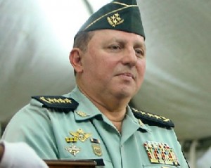 julio-cesar-aviles-2011-08-26-32723