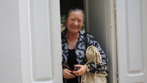 Elsa López, poetisa española, se encuentra en Granada, Nicaragua. 