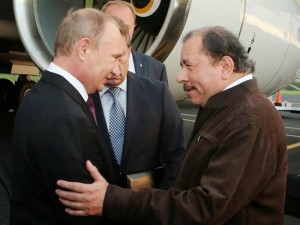 El presidente de Rusia Vladimir Putin y su homólogo de Nicaragua, Daniel Ortega.