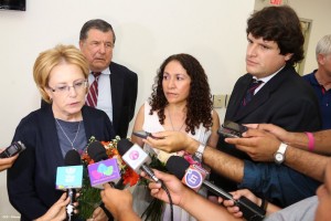 Veronika Skvortsova, ministra de Salud de Rusia, con su homóloga nicaragüense Sonia Castro.